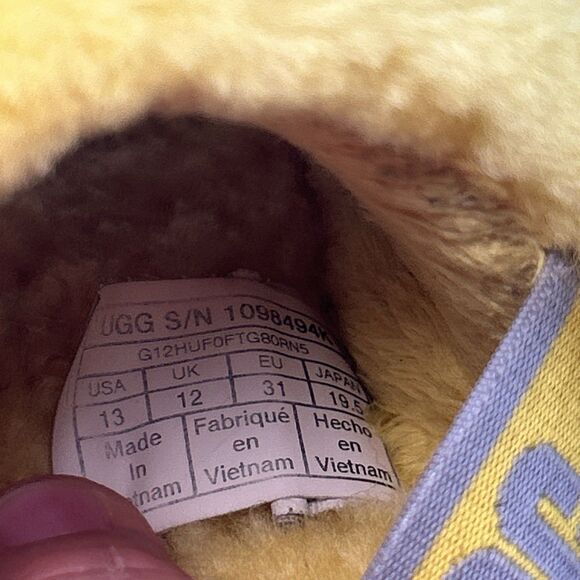 UGG Kids Fluff Yeah Slide Slippers Yellow Sheepskin Youth Size 13 1098494K - Picture 2 of 16